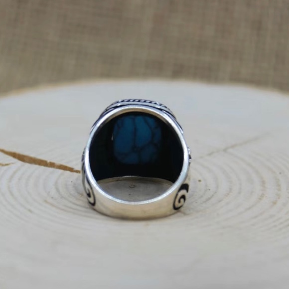 Men Classic Retro Turquoise Ring Horse Face Pattern OnThe Side Ring Holiday Gift - Picture 6 of 7